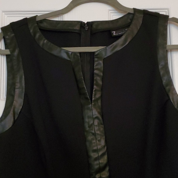 NY&Co Peplum Top - Picture 2 of 5